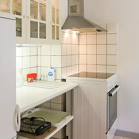 Stunning In With 3 Bedrooms *