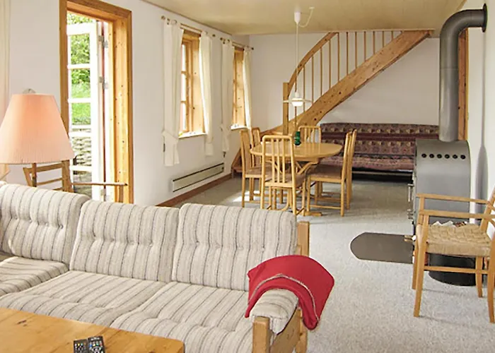 Stunning In With 3 Bedrooms *
